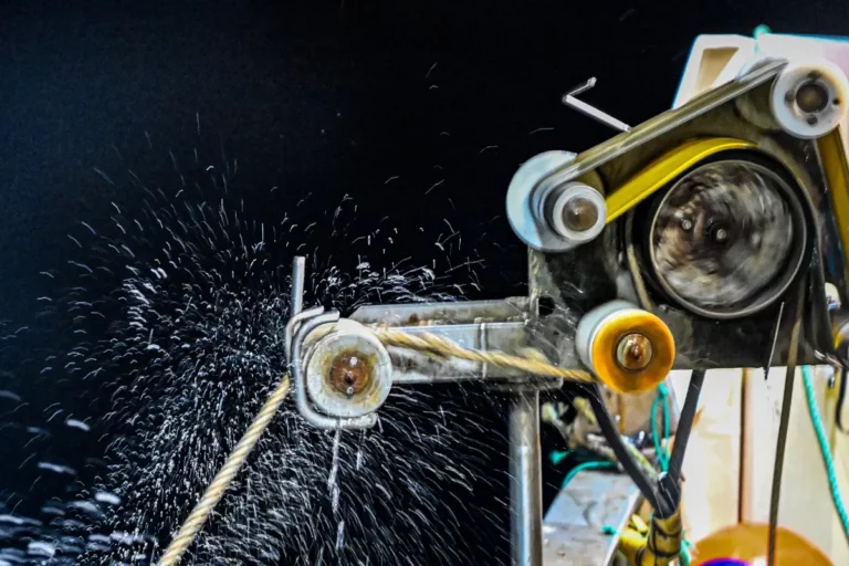 treuil sur un bateau de pêche